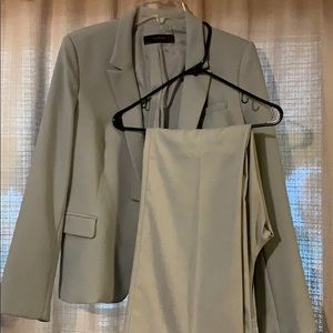 The limited brand new two piece suit large/14
